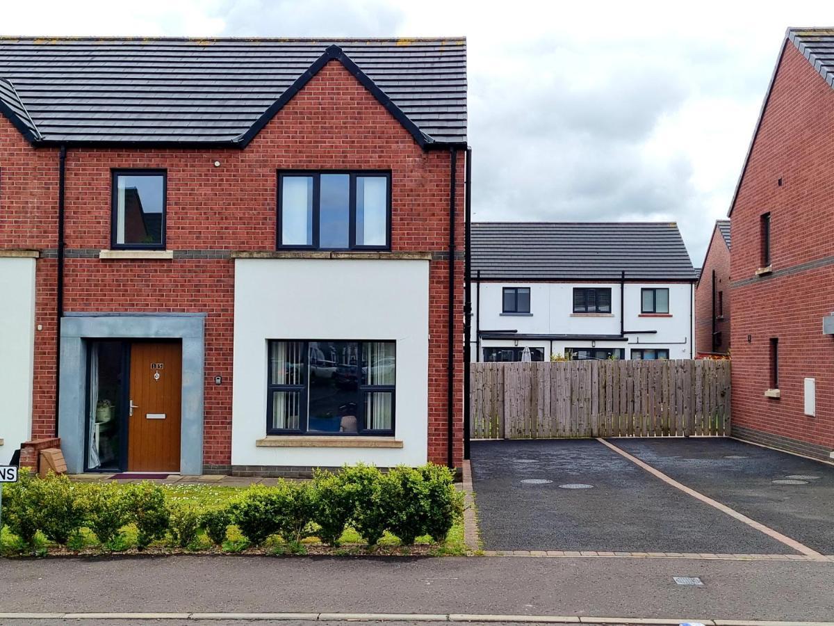 Modern 3 Bedroom Semi Detached Home Limavady Exteriör bild